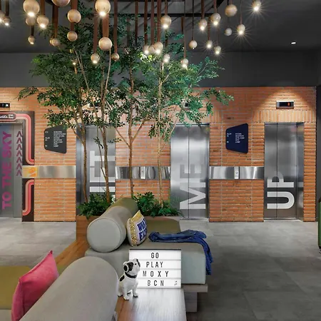 Moxy 4*