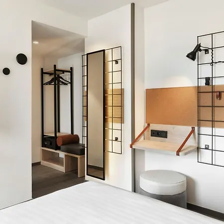 Moxy Hotel 4*