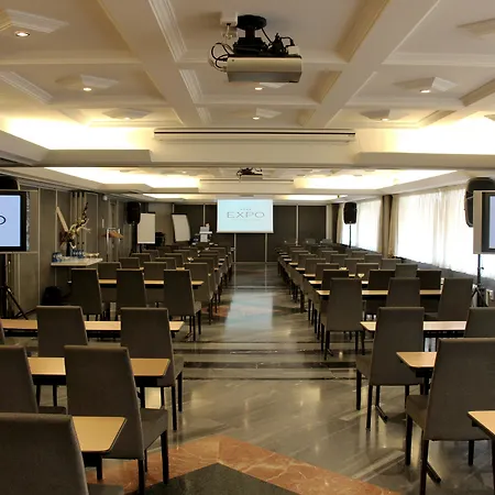 Ξενοδοχείο Moxy 4*