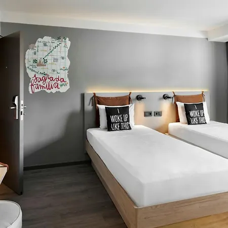 Moxy Hotel 4*
