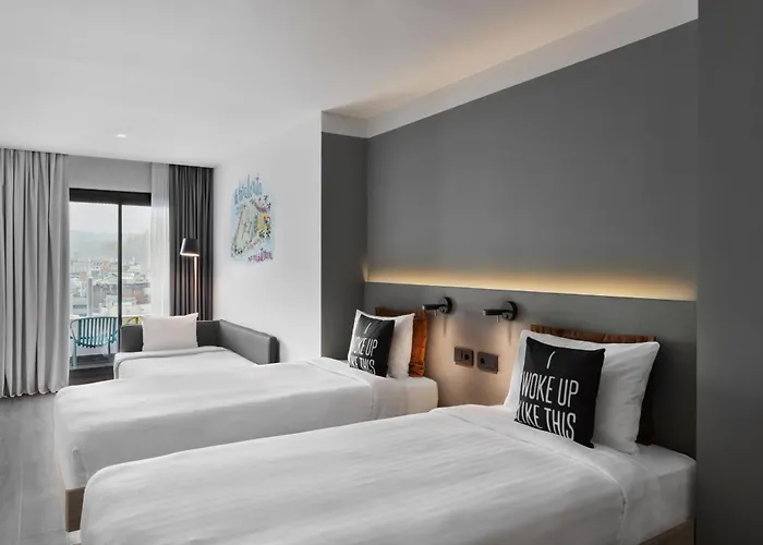 Moxy 4*