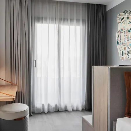 Expo Hotel 4*