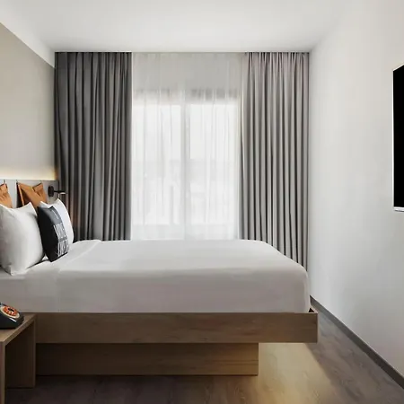 Expo Hotel 4*
