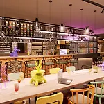Hotel Moxy 4*