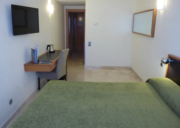 Moxy 4*
