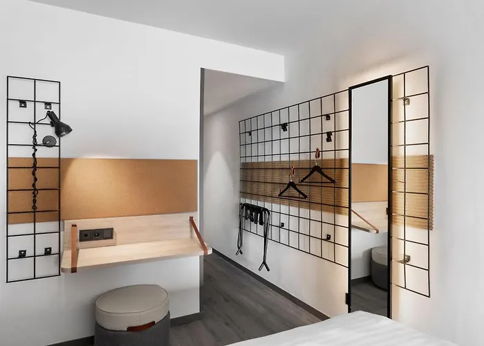 Moxy Hotel 4*