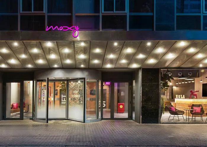 Moxy 4*