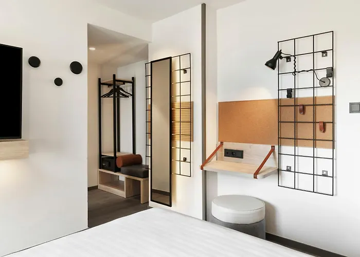 Moxy Hotel 4*
